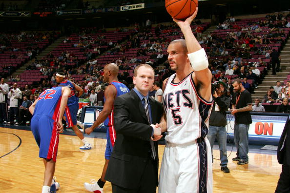 球员形成更 球员形成更