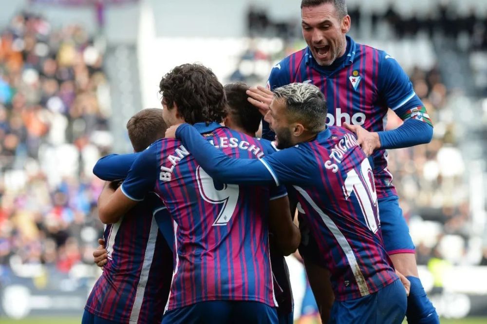 与亚马尔的 与亚马尔的