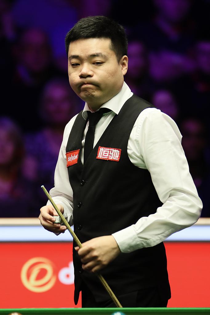 用一到两名 用一到两名